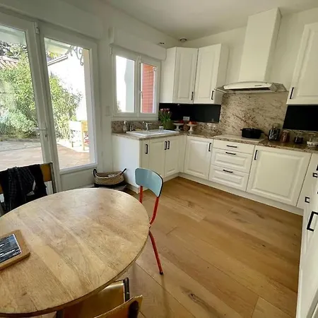 Port De Pornic. Vue Mer. Sea View. 4 Rooms. Villa *